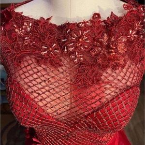 Vintage 50s style dress. It’s beautiful, pictures don’t do it justice.